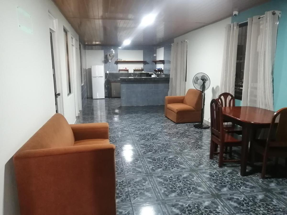 Casa Quepos Hotel ภายนอก รูปภาพ