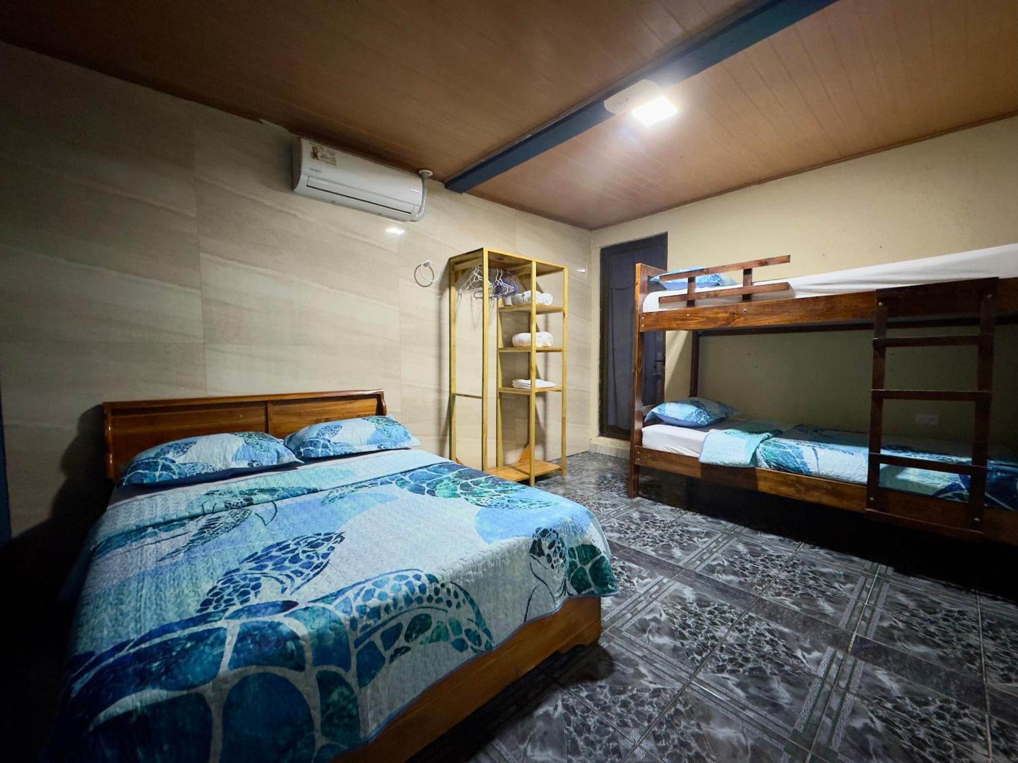 Casa Quepos Hotel ภายนอก รูปภาพ