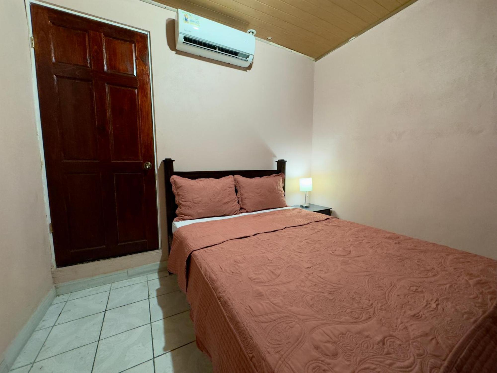 Casa Quepos Hotel ภายนอก รูปภาพ