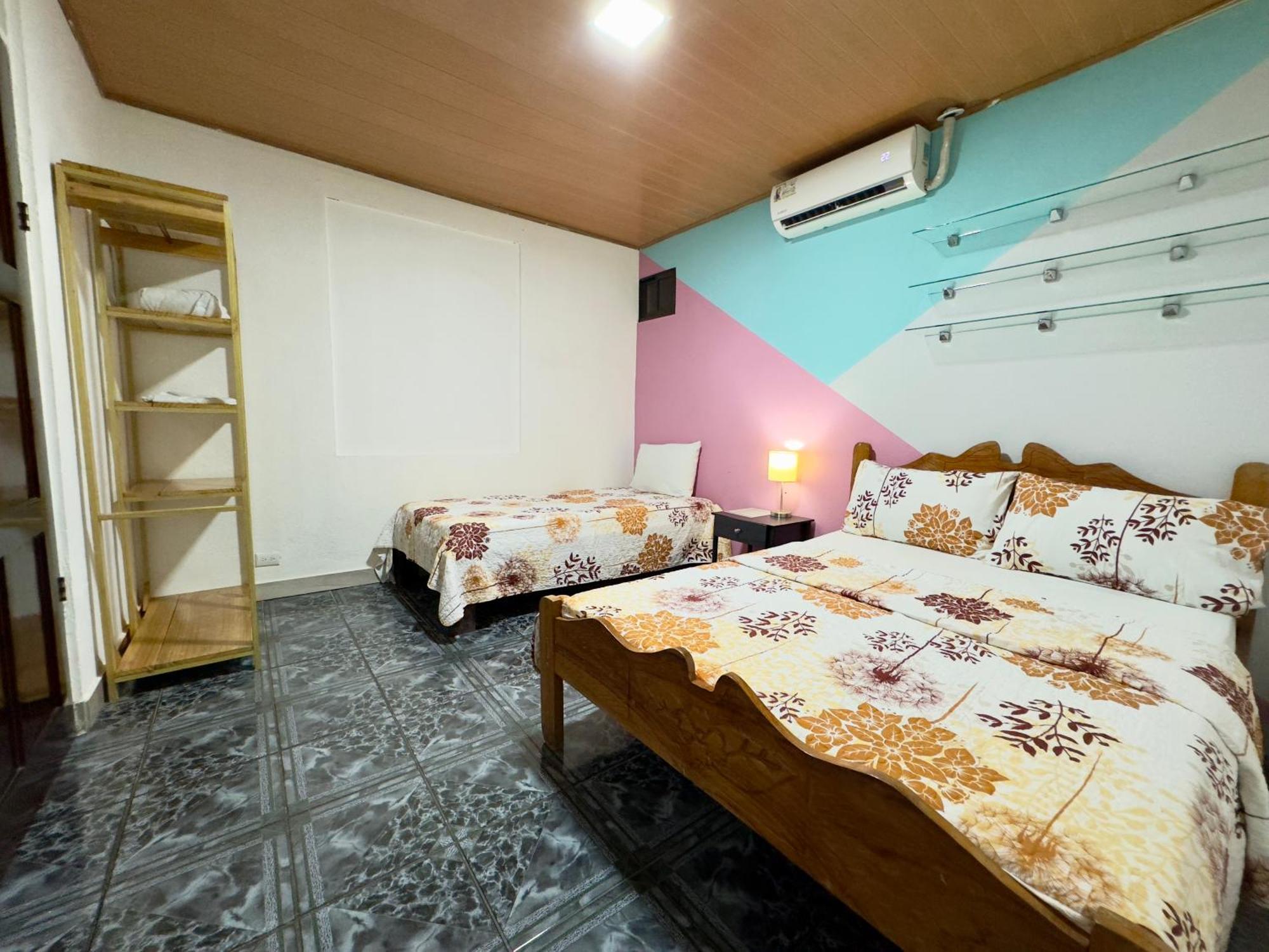 Casa Quepos Hotel ภายนอก รูปภาพ