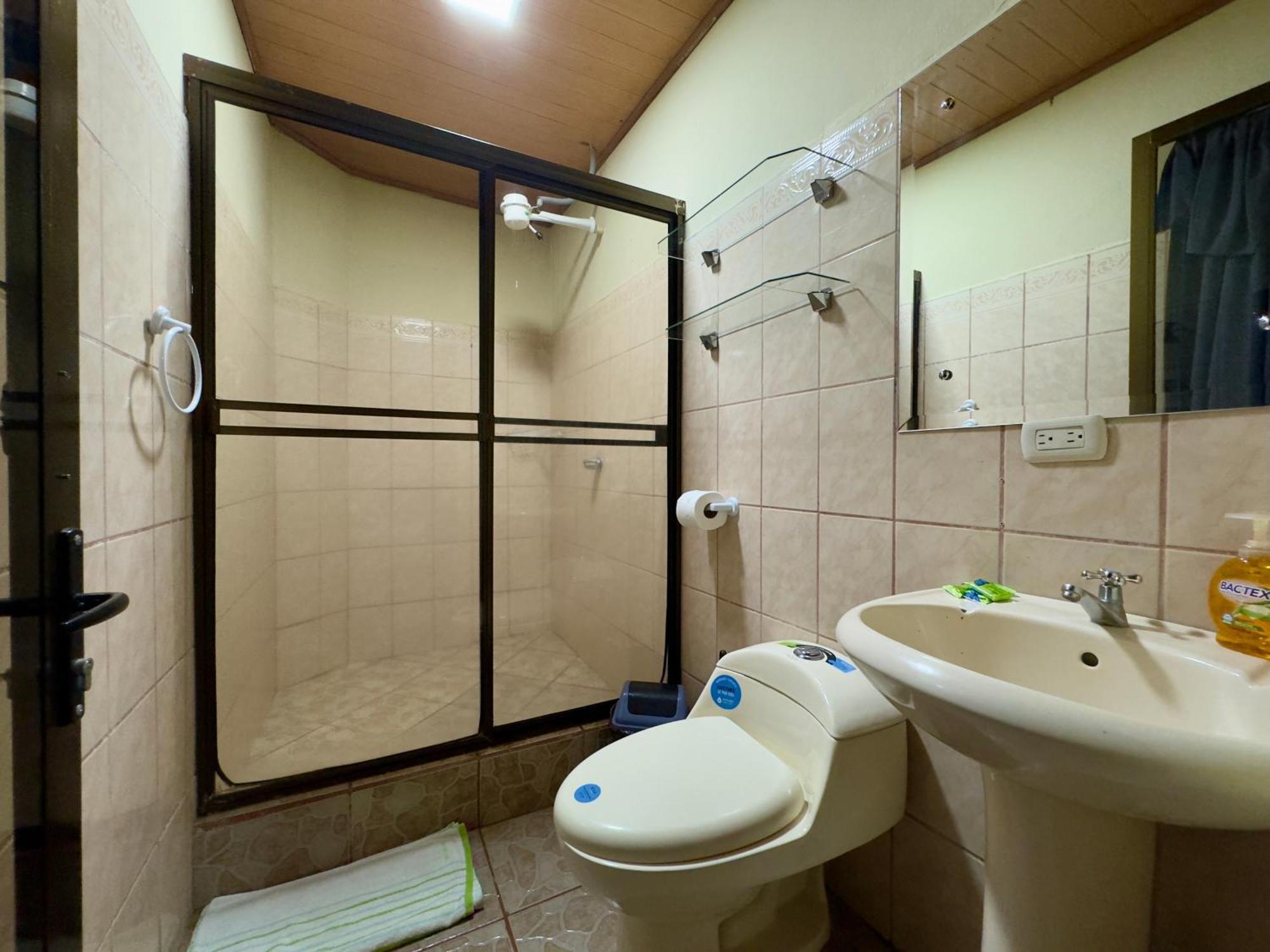 Casa Quepos Hotel ภายนอก รูปภาพ