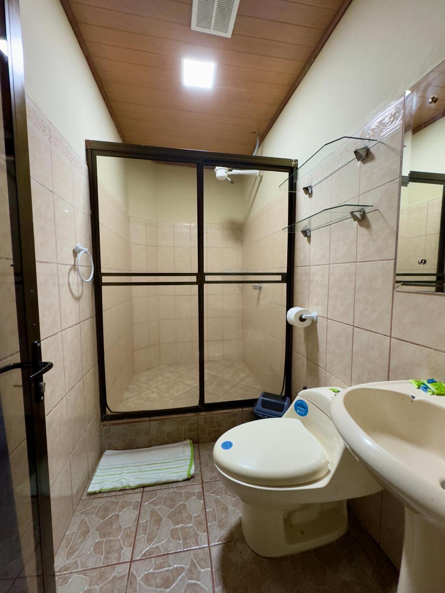Casa Quepos Hotel ภายนอก รูปภาพ