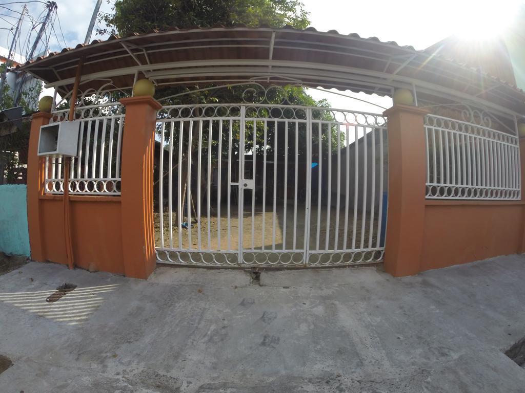 Casa Quepos Hotel ภายนอก รูปภาพ