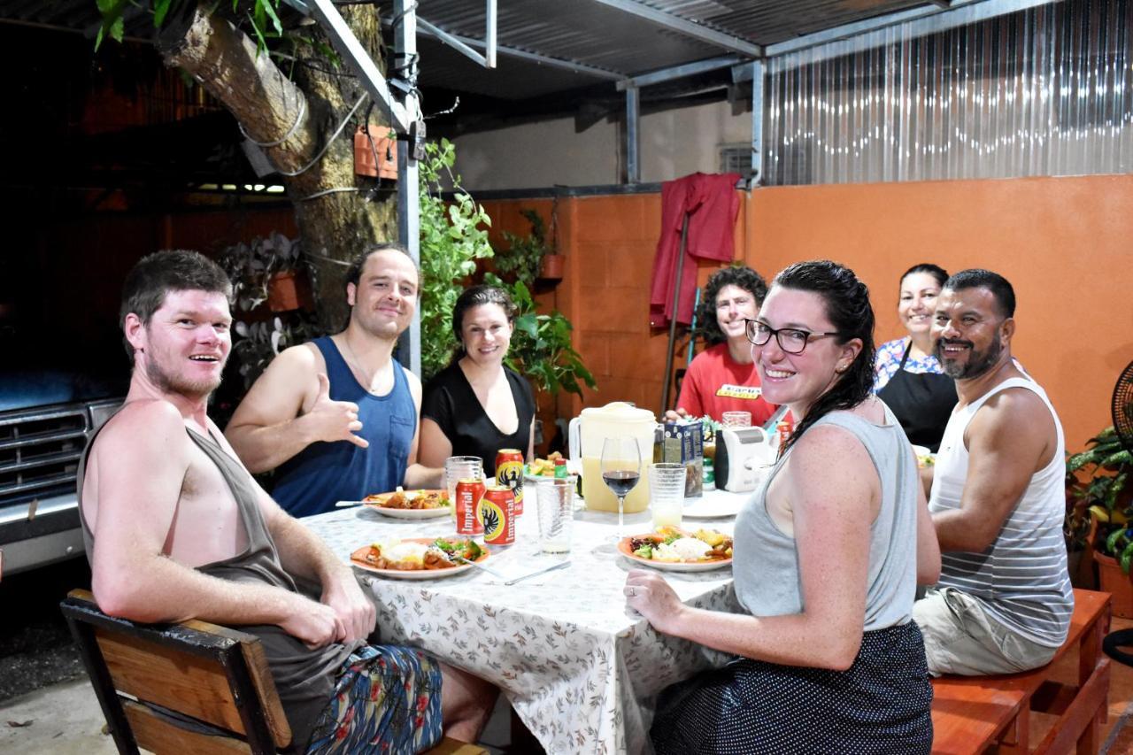 Casa Quepos Hotel ภายนอก รูปภาพ